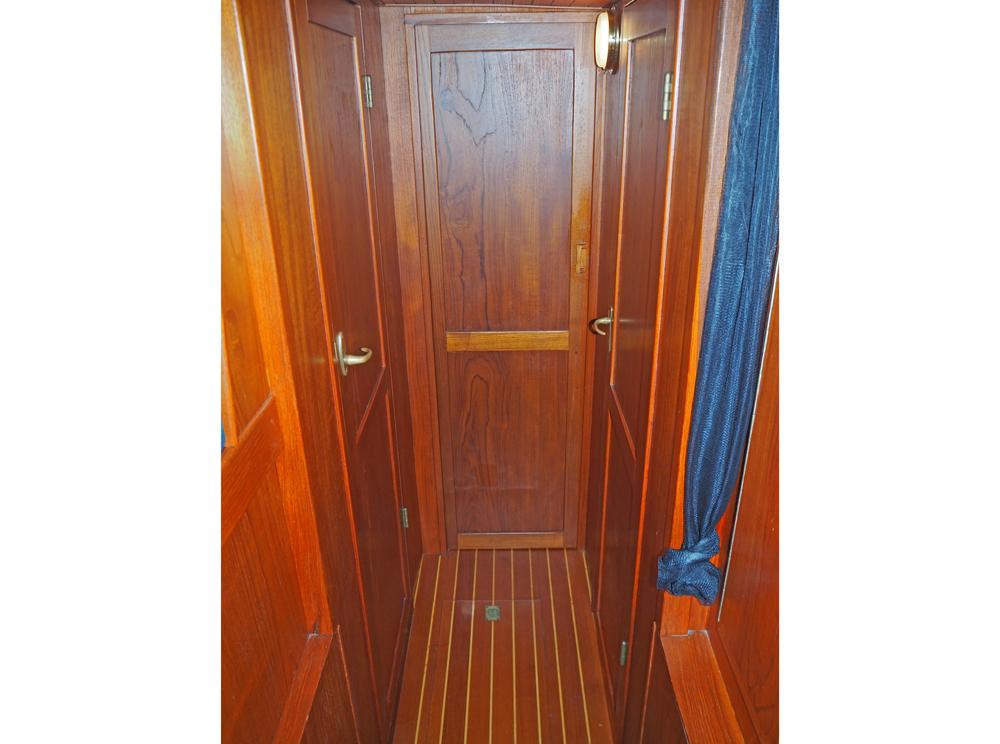 Aft cabin, Accommodation